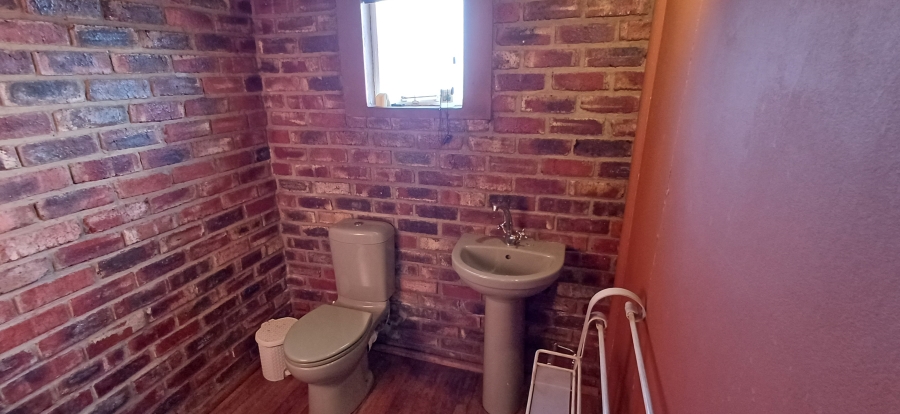 7 Bedroom Property for Sale in Harpington A H North West